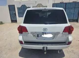 Land cruiser v8 GXR 5.7L